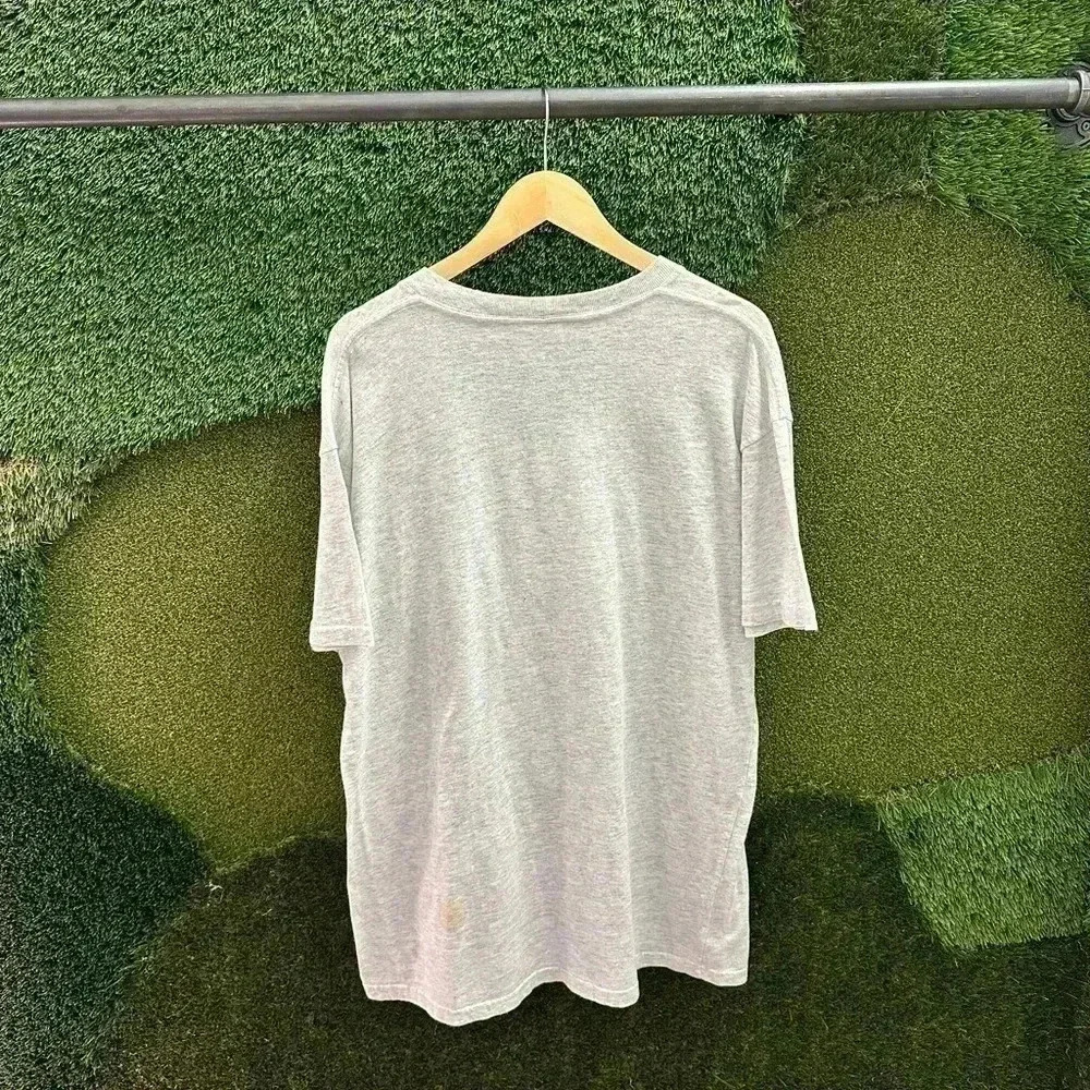 Vintage Disneyland Winnie The Pooh V-Neck T-shirt Size  XL - Picture 2 of 6